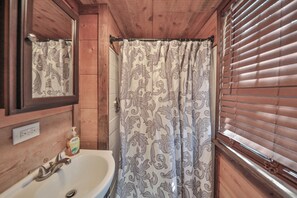 Towels, toilet paper