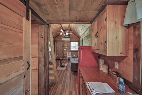 Lovely  loft cabin in Lehighton perfect for a relaxing getaway