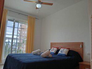Bügeleisen/Bügelbrett, kostenloses WLAN, Bettwäsche