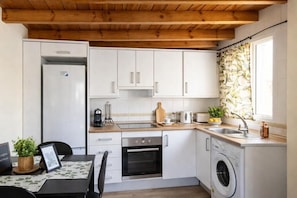 Classic Apartment | Private kitchen | Dining tables - Trinidad Málaga  (Málaga)