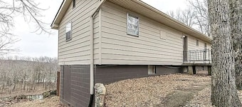 Cozy Current River Cabin, Doniphan on the water.