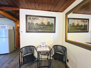 Interior - Willow Whisper Cottage (Hot Springs)