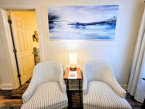 Interior - Tranquil Tides Cottage (Hot Springs)