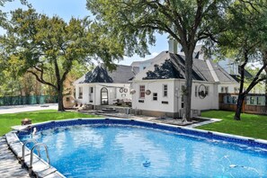 Pool - Venue 1925 with pool (Belton)