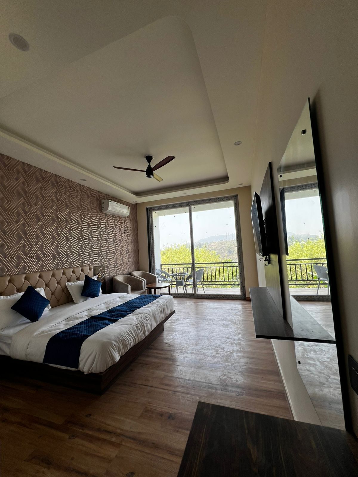 Double Room, Balcony, Lake View