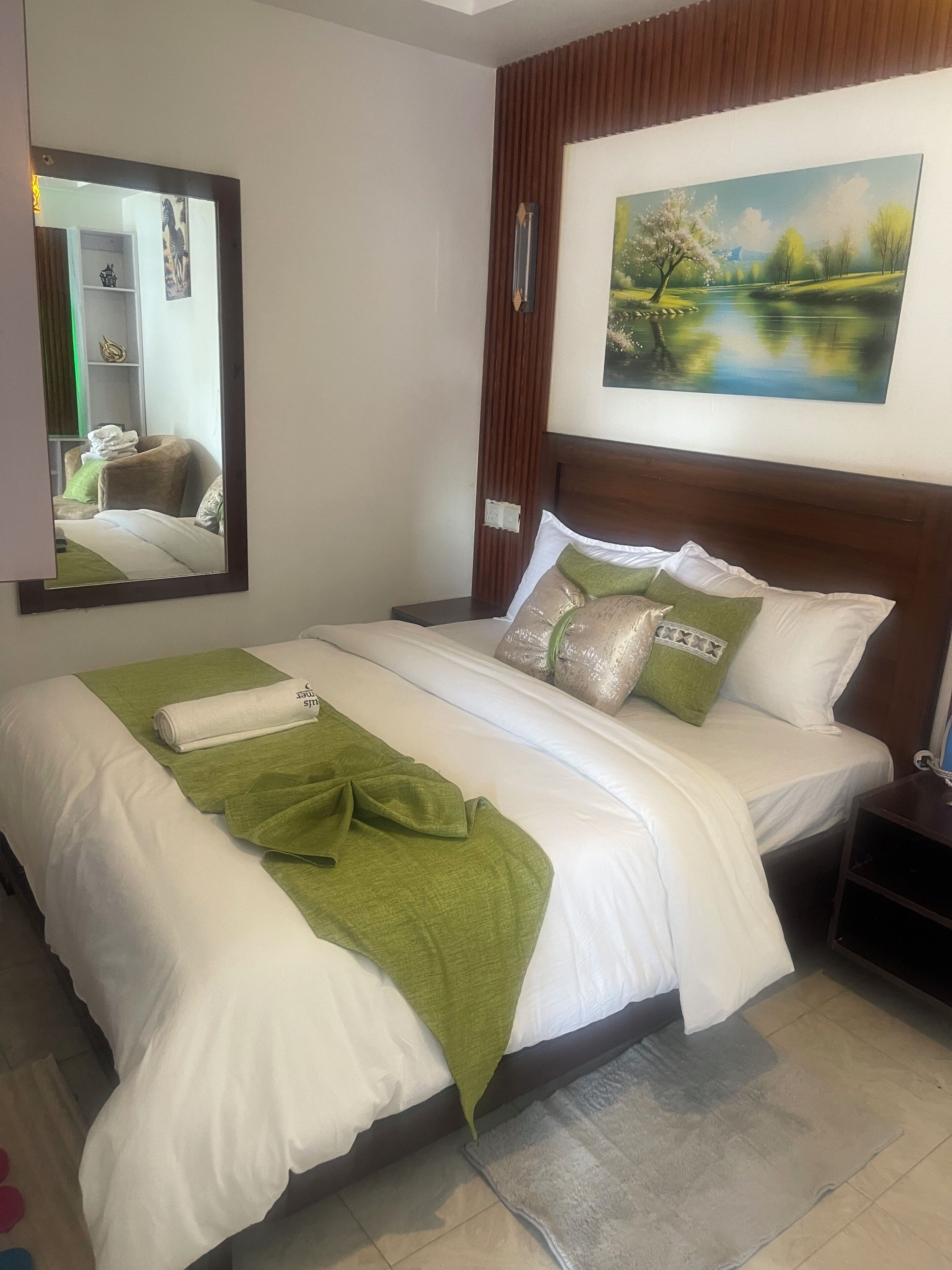 1 slaapkamer, een strijkplank/strijkijzer, wifi, beddengoed