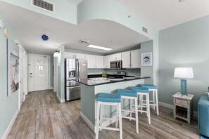 Private kitchen - Calypso Beach Resort Tower 1 (Panama City Beach)