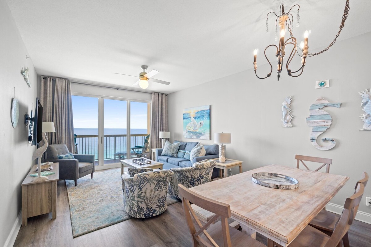 Condo, 3 Bedrooms, Ocean View (1704E) | In-room dining