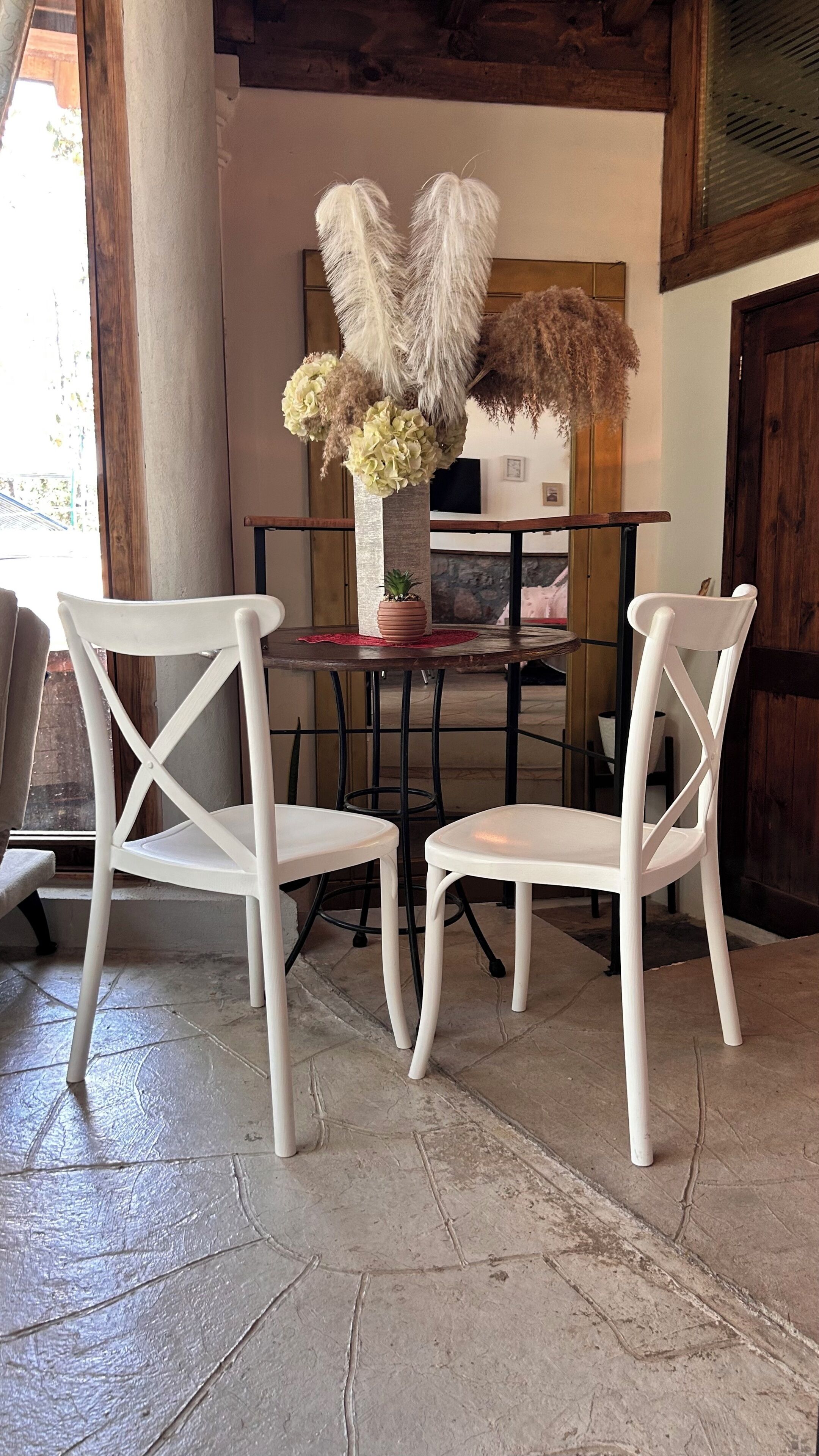 Habitación Deluxe, vista al jardín | Restaurantes