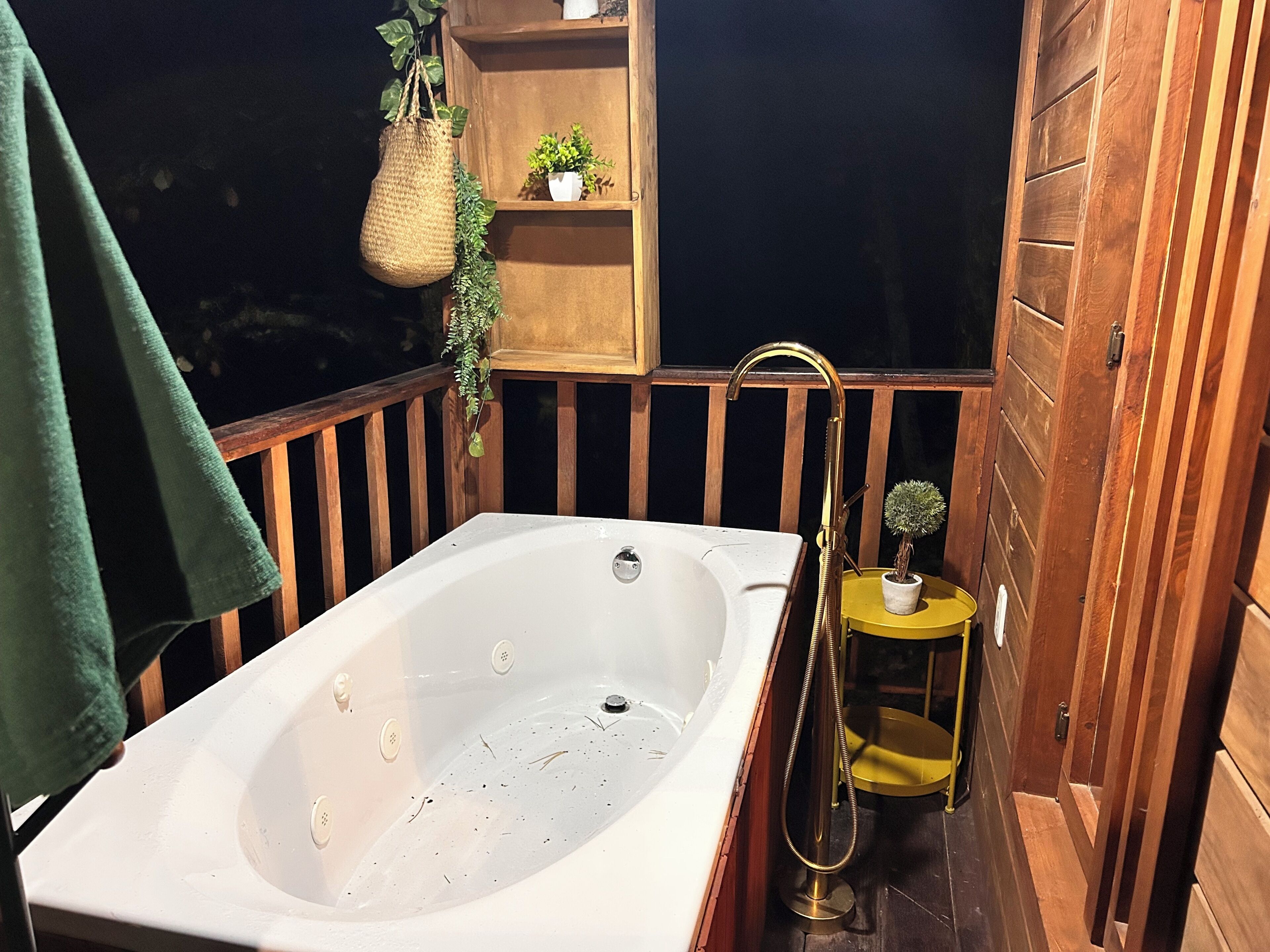 Habitación clásica, vista al jardín | Áreas de la propiedad