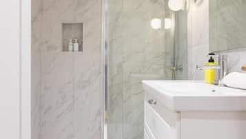 Comfort Apartment | Bathroom