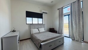 2 bedrooms, Internet, bed sheets - Modern Luxury Yosemite and Sierra Nevada Base at Sierra Foothills Farm Resort (Knights Ferry)