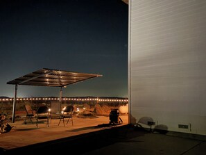 Terrace/patio - Modern Luxury Yosemite and Sierra Nevada Base at Sierra Foothills Farm Resort (Knights Ferry)