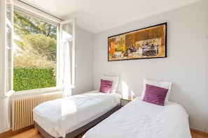 Room - Vrbo Property (Le Cannet)