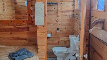 2 Schlafzimmer, Bügeleisen/Bügelbrett