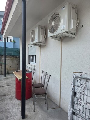 Terrace/patio - Casa Del Sol – Cozy 4 Bedroom Stay in Pogradec (Pogradec)