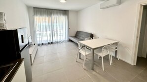 Ảnh chưa phân loại, 2 trong số 25 ảnh, nút