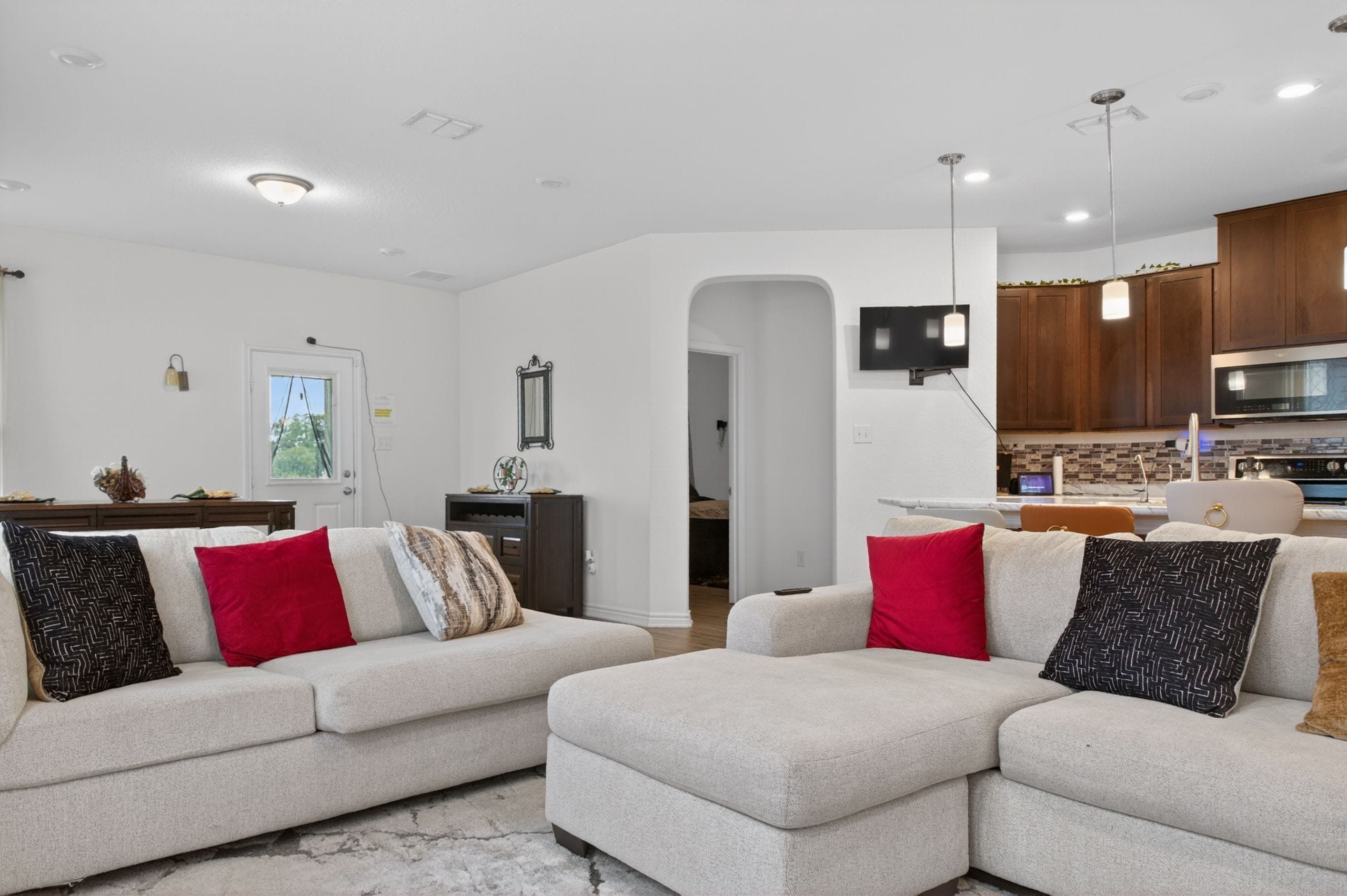 TV, fireplace, ping pong, stereo