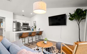 Living area - Zilker Haus Bungalow, Walk to Zilker (Austin)