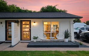 Exterior - Zilker Haus Bungalow, Walk to Zilker (Austin)