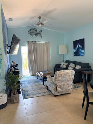 Living area - Fully Furnished 2BR/2BA Bimini Bay Condo (Bimini)
