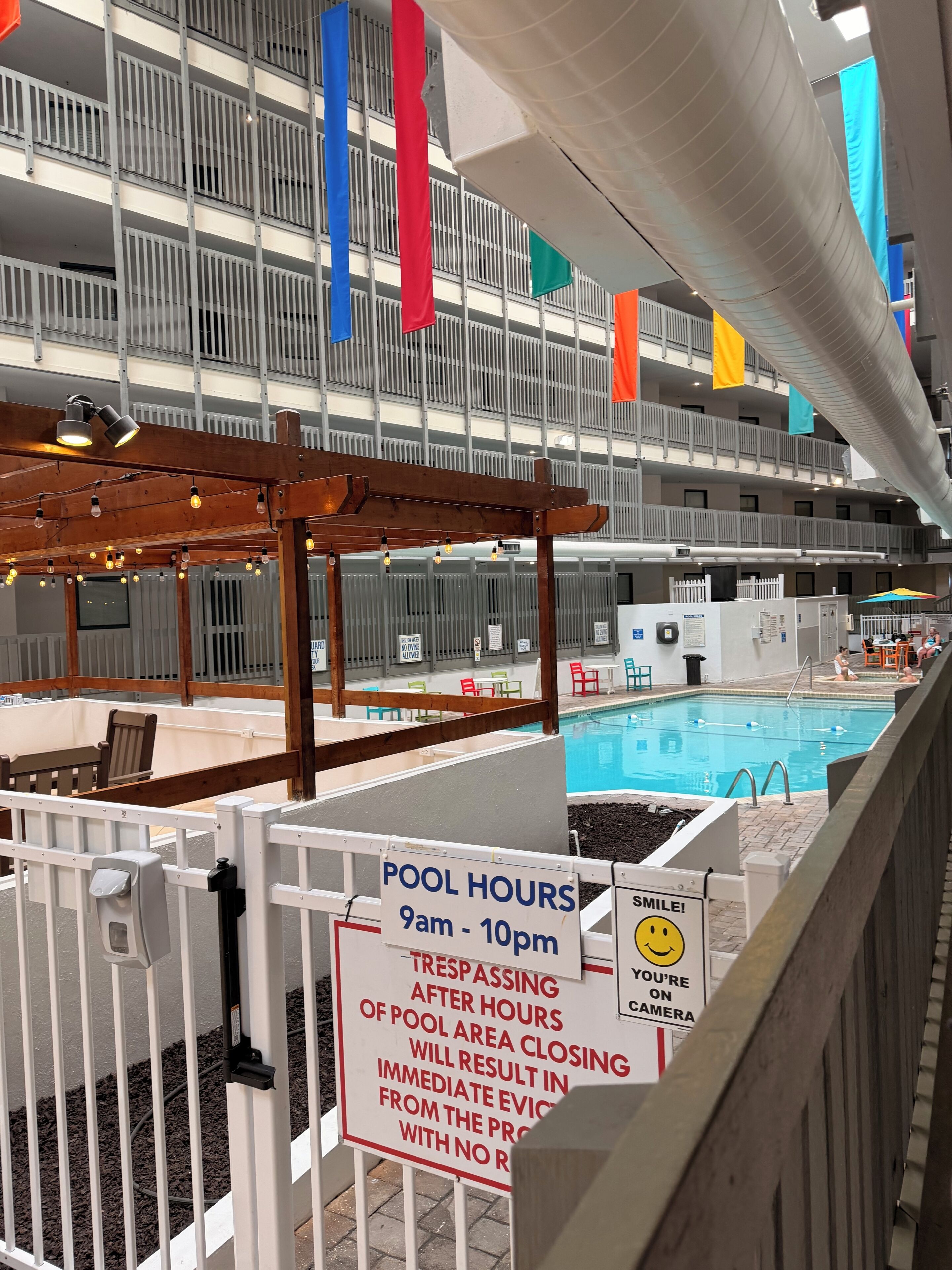 2 indoor pools, 4 outdoor pools, open 8:00 AM to 11:00 PM, pool loungers