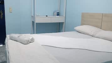 Comfort Suite | Desk, laptop workspace, free WiFi, bed sheets
