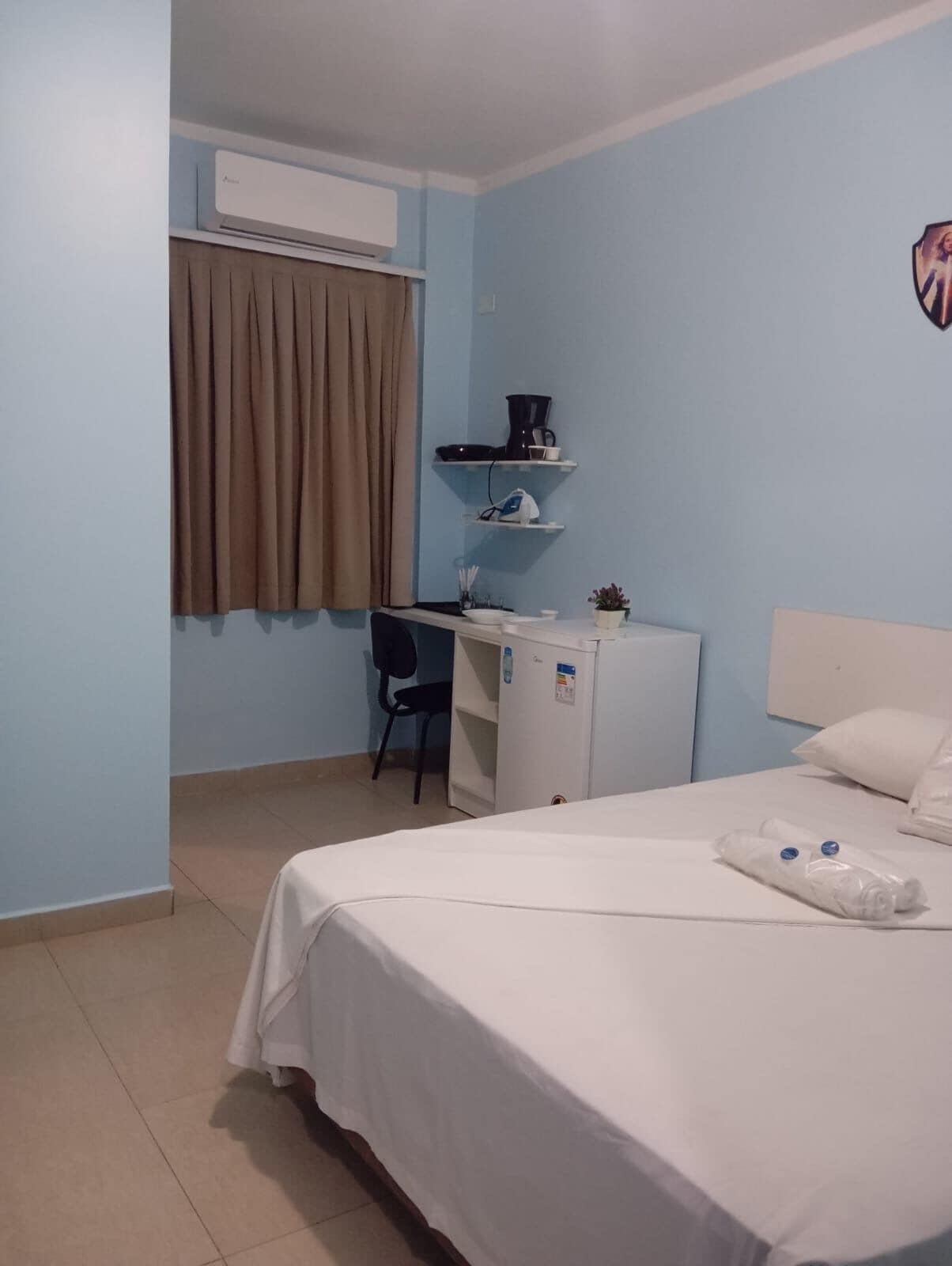 Suite Confort | Escritorio, espacio para trabajar con laptop y wifi gratis 