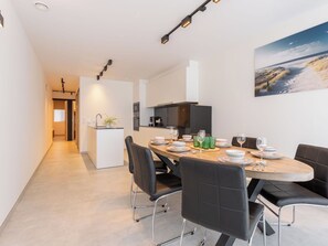 Dining - Cosy apartment for 6 guests with WIFI and TV (Blankenberge)