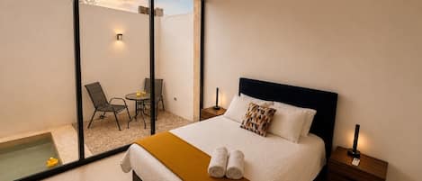 Iron/ironing board, WiFi, bed sheets
