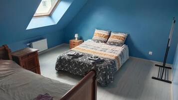 3 bedrooms, iron/ironing board, Internet, bed sheets