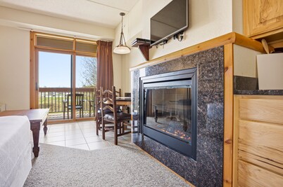 Chula Vista Resort Studio Villa in Wisconsin Dells! Free Waterpark Passes!