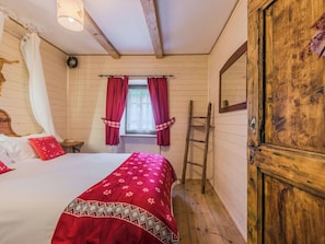 Travel crib