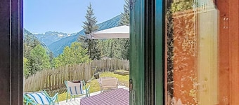 Beautiful private villa for 4 people with TV, patio and panoramic view