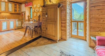 Beautiful private villa for 4 people with TV, patio and panoramic view