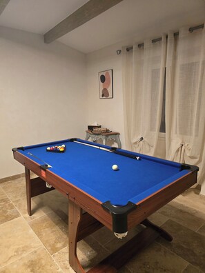 Games room - Peaceful charming house (Lapalud)