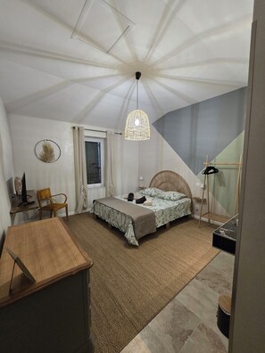 WiFi, bed sheets - Vrbo Property (Lapalud)