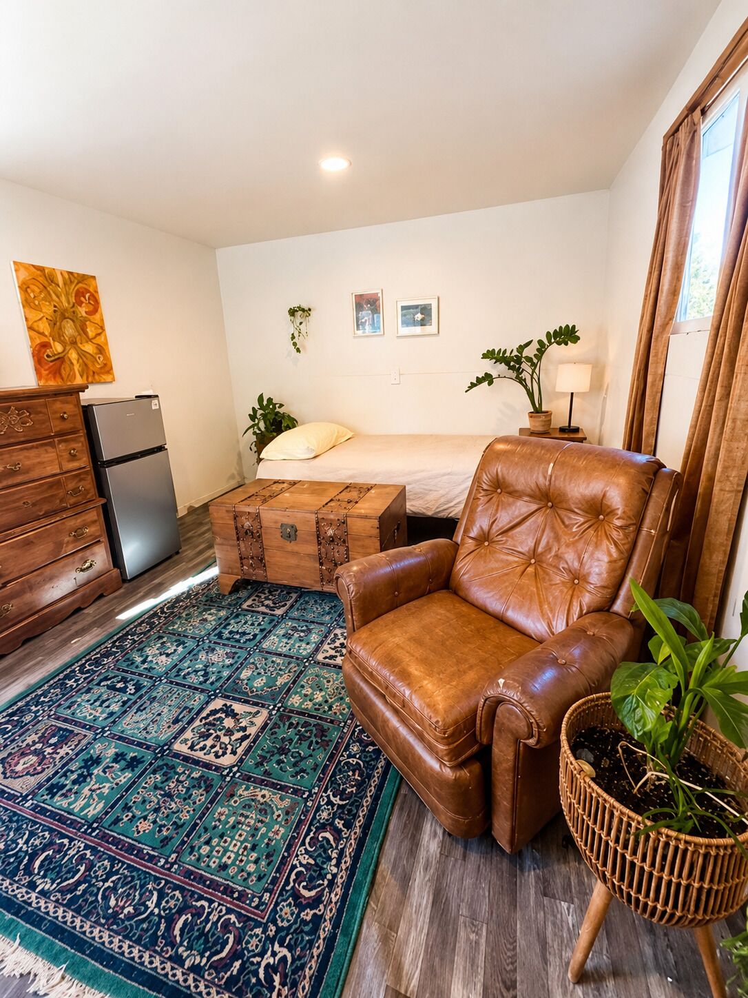 1 bedroom, internet, bed sheets