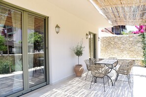 Outdoor dining - Village Escape House by CorfuEscapes (Lefkimmis)