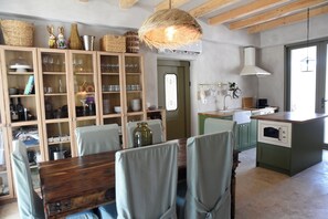 Villa, 5 habitaciones, patio, vistas al jardín | Restauración