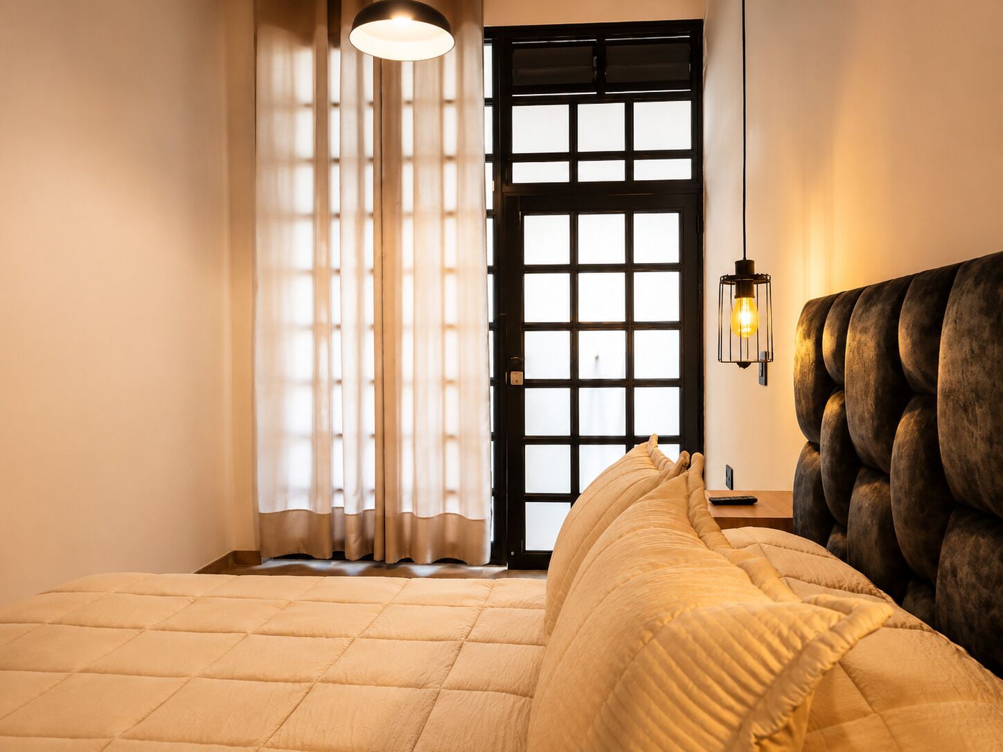 Loft superior, 1 cama doble, cocina | Escritorio, espacio para trabajar con un portátil, wifi gratis