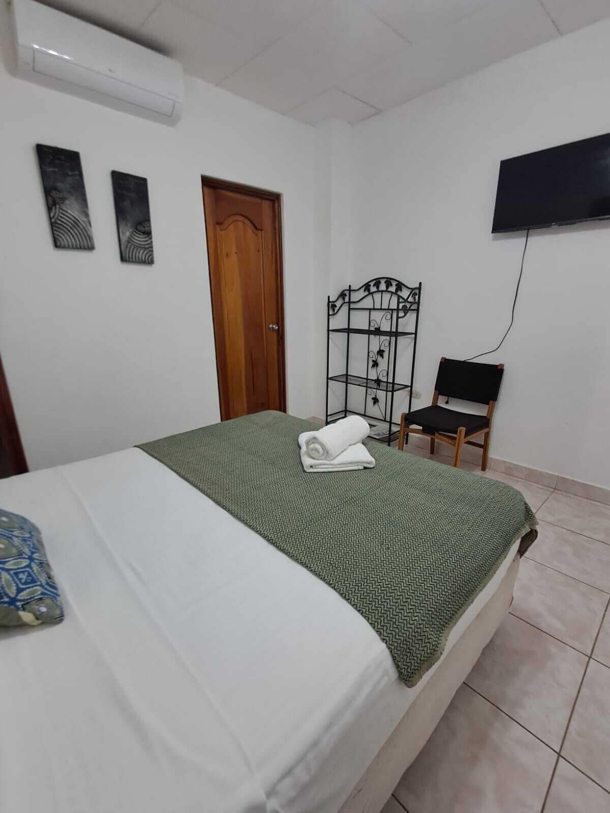 Suíte estúdio luxo, sacada | Wi-Fi de cortesia, roupa de cama