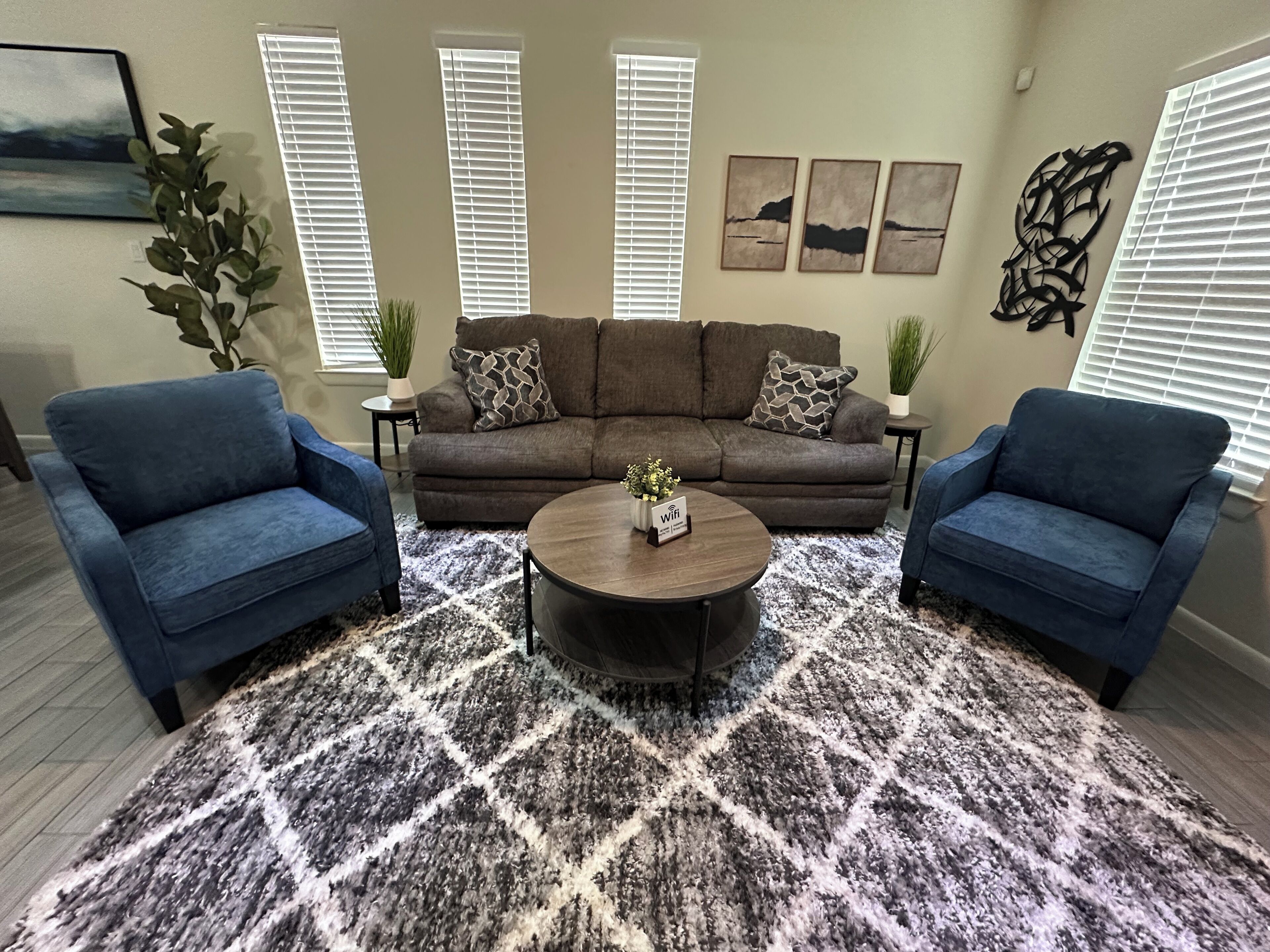 Beautiful Apartment With 4 Beds In Gated Community Close Of Shops - 매캘런