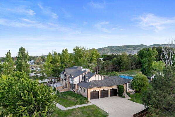 Exterior - West Wing at The Orchard - 10 ppl - Pickleball (Riverton)