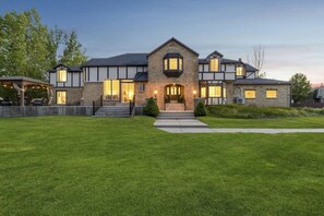 Exterior - Main House at The Orchard - 20 ppl - Pickleball (Riverton)