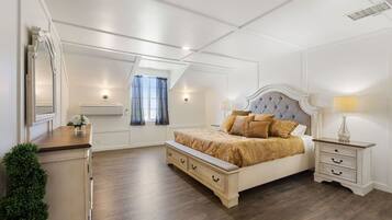Desk, iron/ironing board, travel cot, WiFi