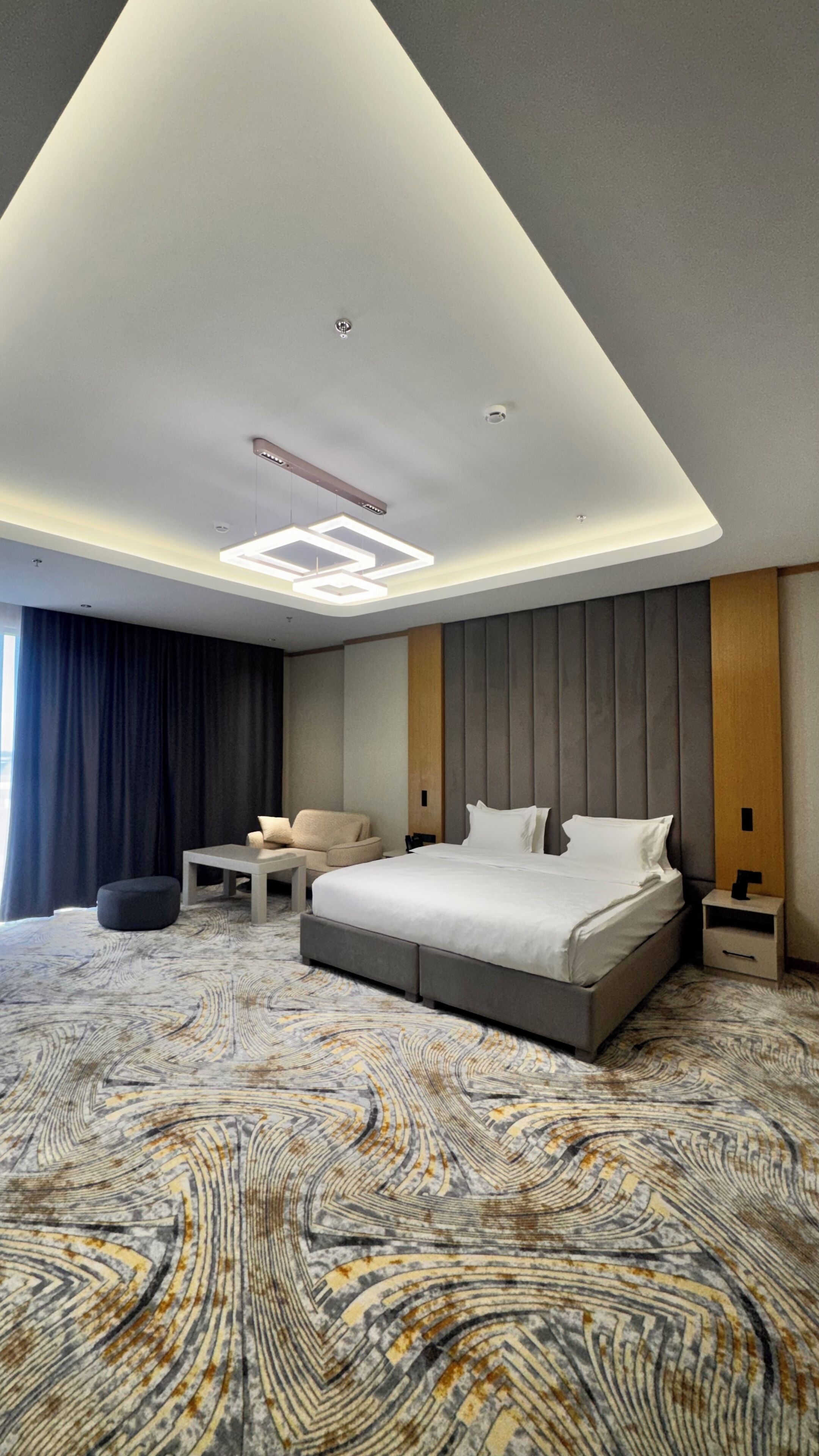 Deluxe suite, uitzicht op stad | Een kluis op de kamer, gratis wifi