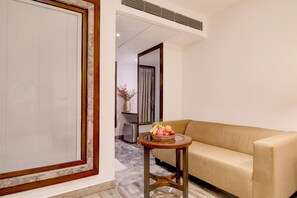Interior - Kzar Central (Kolkata)