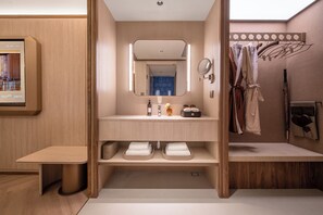 Superior Double Room | Bathroom - Crystal Hotel Chongqing Railway Station (Chongqing)