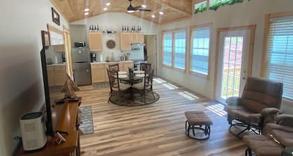 Hudlow Hideaway…A perfect and secluded couple’s getaway with hot tub!